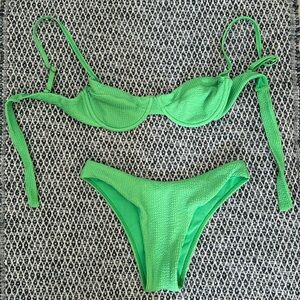 Monday Swimwear Bikini Set (size small)